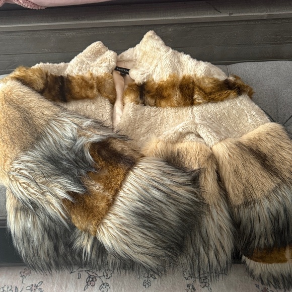 Bebe Cream and Brown Faux Fur Jacket- vintage size M- excellent ! - Picture 1 of 6